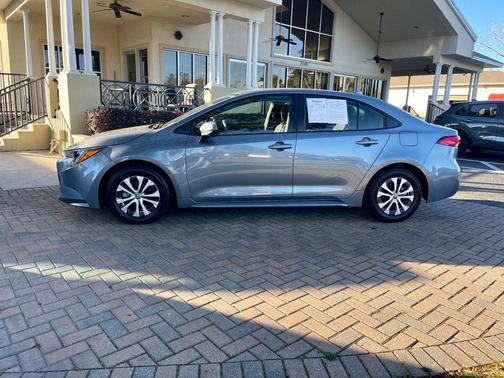2022 Toyota Corolla Hybrid LE