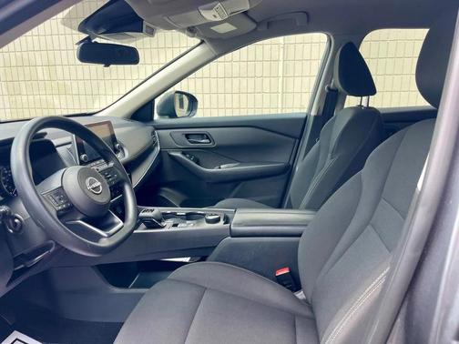 Gun Metallic 2024 Nissan Rogue S