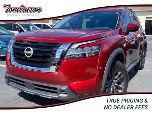 2022 Nissan Pathfinder SV