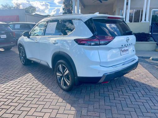 2025 Nissan Rogue SL