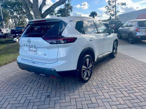 2025 Nissan Rogue SL