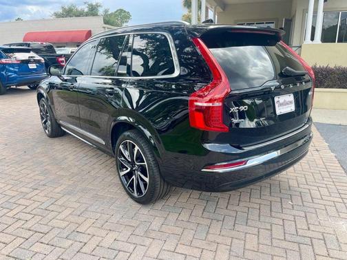 2023 Volvo XC90 B5 AWD Plus 7P