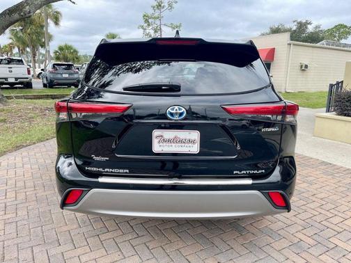 2020 Toyota Highlander Hybrid Platinum