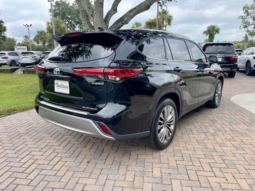 2020 Toyota Highlander Hybrid Platinum