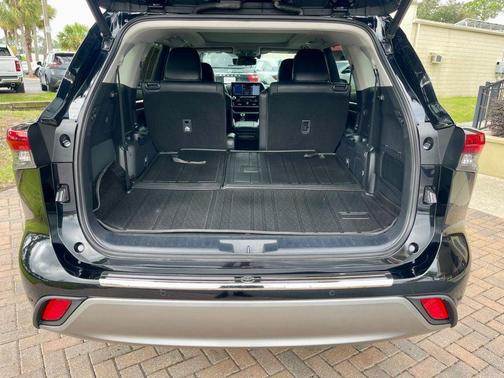 2020 Toyota Highlander Hybrid Platinum