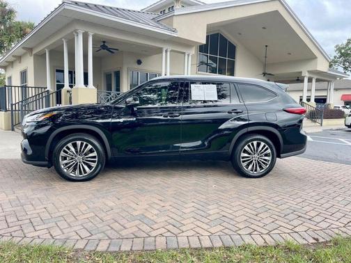 2020 Toyota Highlander Hybrid Platinum
