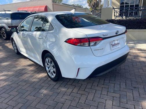 2025 Toyota Corolla Hybrid LE