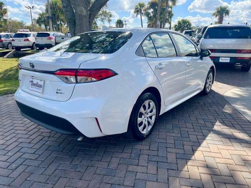 2025 Toyota Corolla Hybrid LE
