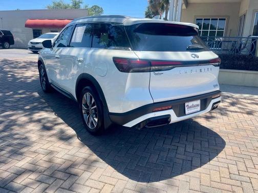 Majestic White 2025 INFINITI QX60 Luxe