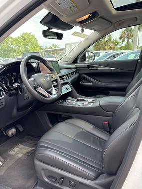 Majestic White 2025 INFINITI QX60 Luxe