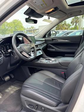 Majestic White 2025 INFINITI QX60 Luxe