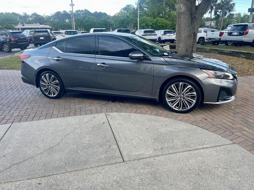 Gun Metallic 2024 Nissan Altima 2.5 SL