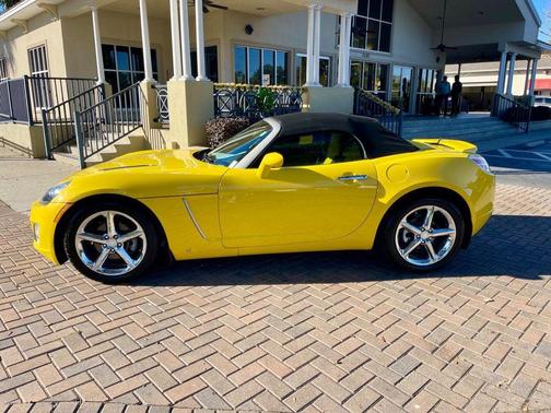 2009 Saturn Sky 2dr Convertible Red Line