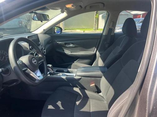 Gun Metallic 2024 Nissan Sentra SV
