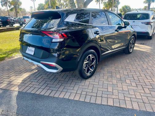 2025 Kia Sportage LX