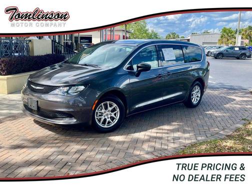 Granite Crystal Metallic Clearcoat 2023 Chrysler Voyager LX
