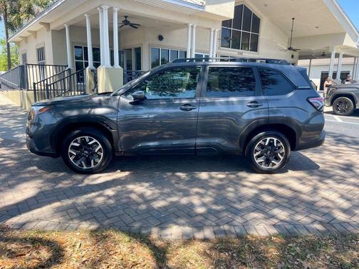 Magnetite Gray Metallic 2025 Subaru Forester Premium