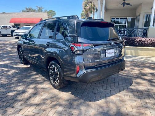 Magnetite Gray Metallic 2025 Subaru Forester Premium