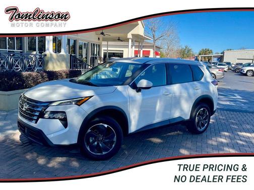 Everest White Pearl 2024 Nissan Rogue SV