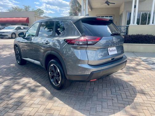 Gun Metallic 2025 Nissan Rogue SV