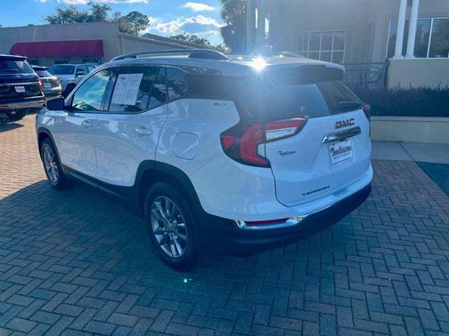 2023 GMC Terrain SLT