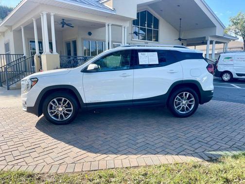2023 GMC Terrain SLT