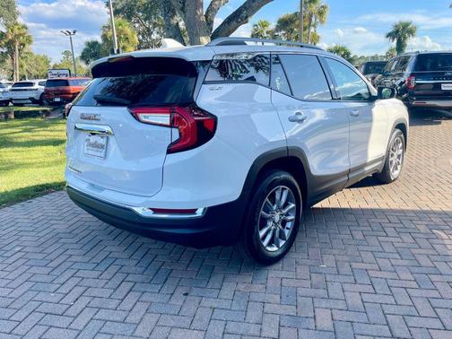 2023 GMC Terrain SLT