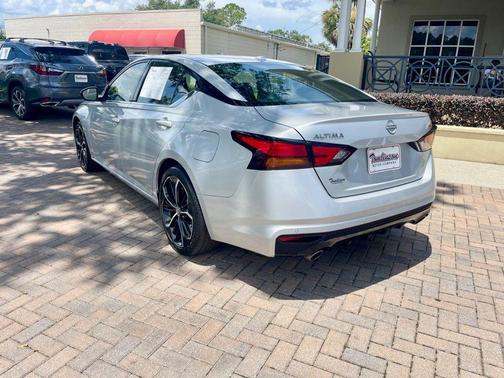 2023 Nissan Altima 2.5 SR Sedan
