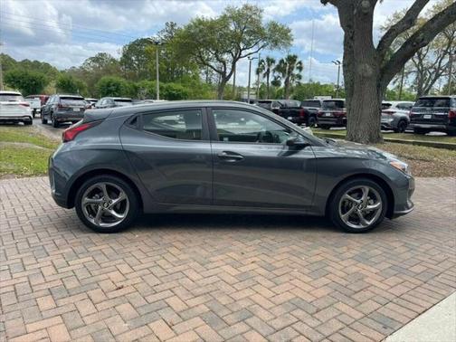 2020 Hyundai Veloster 2