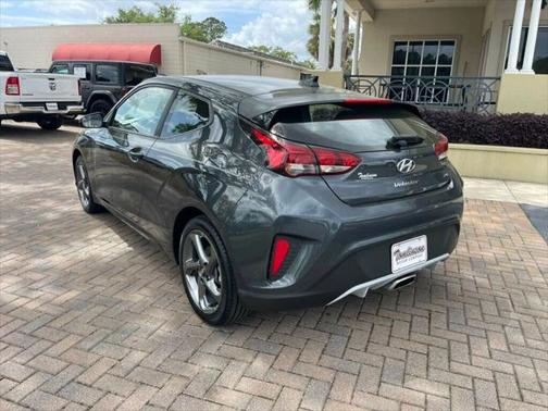 2020 Hyundai Veloster 2
