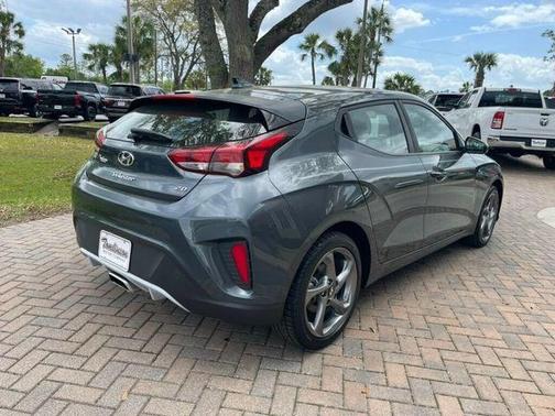 2020 Hyundai Veloster 2