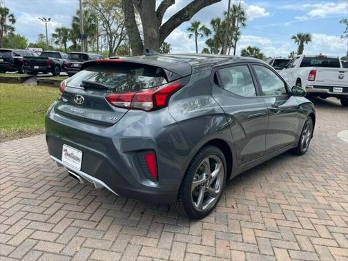 2020 Hyundai Veloster 2