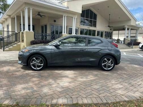 2020 Hyundai Veloster 2