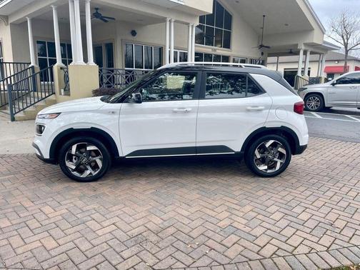 2025 Hyundai VENUE Limited