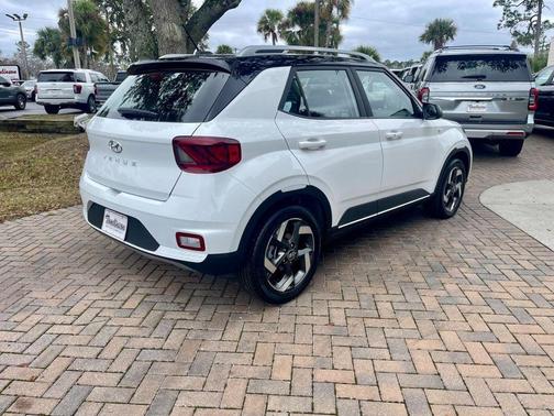 2025 Hyundai VENUE Limited