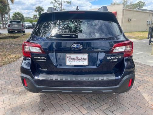 Blue 2018 Subaru Outback 3.6R Limited
