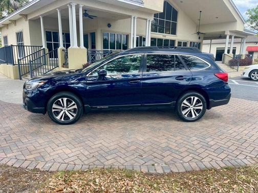 Blue 2018 Subaru Outback 3.6R Limited