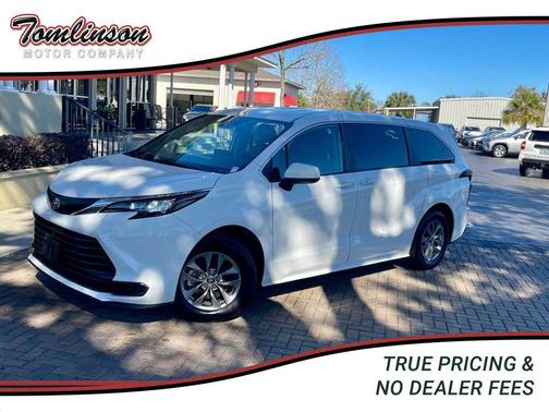 2024 Toyota Sienna LE