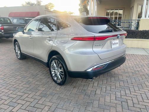 2024 Toyota Venza XLE