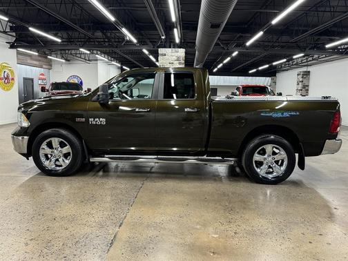 Black Gold Pearlcoat 2013 RAM 1500 Big Horn