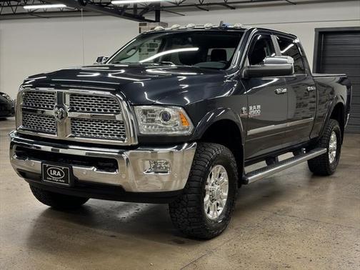 2018 RAM 2500 Laramie Crew Cab 4x4 6'4' Box