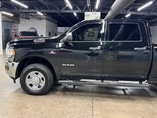 2021 RAM 2500 Tradesman Crew Cab 4x4 6'4' Box