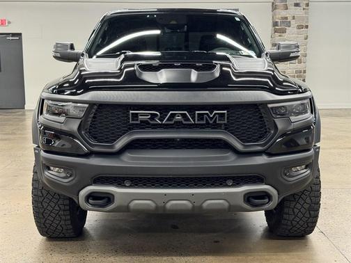 Diamond Black Crystal Pearlcoat 2023 RAM 1500 TRX