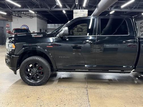 2019 RAM 3500 Laramie Crew Cab 4x4 6'4' Box