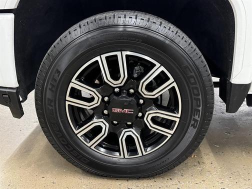 2022 GMC Sierra 2500 AT4