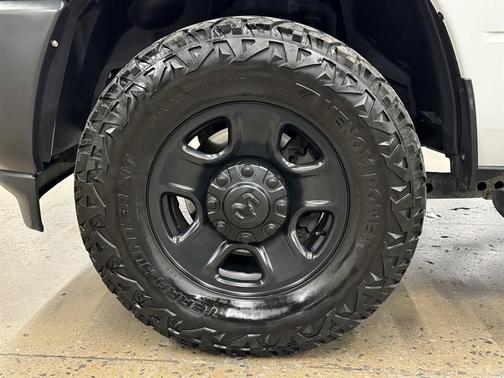 Bright White Clearcoat 2022 RAM 2500 Tradesman Crew Cab 4x4 6'4' Box