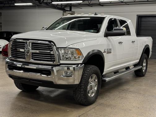 2017 RAM 3500 Big Horn Mega Cab 4x4 6'4' Box