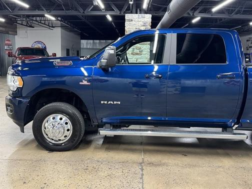 2024 RAM 3500 Big Horn Crew Cab 4x4 8' Box