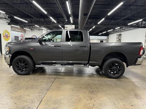2020 RAM 2500 Tradesman Crew Cab 4X4 6'4' Box