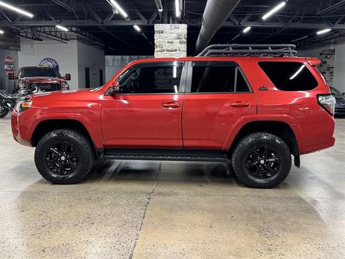 Barcelona Red Metallic 2017 Toyota 4Runner SR5 Premium